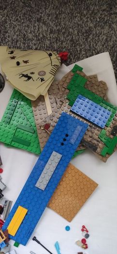 LEGO Collection (2011-2018) Mixed Figures & Bricks, Blue Ninjago NRG Zane figure with his spinner.