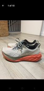 Asics novablast 4 size uk 9,5 ( eu 44,5)