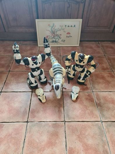 Wowwee RC Robosapian X 2 With Remotes + Roboraptor Dinosaur T Rex Robot For Parts Repair(GAR)