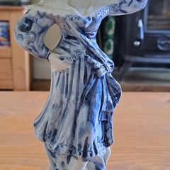 Blue and white figurine vintage hollow inside