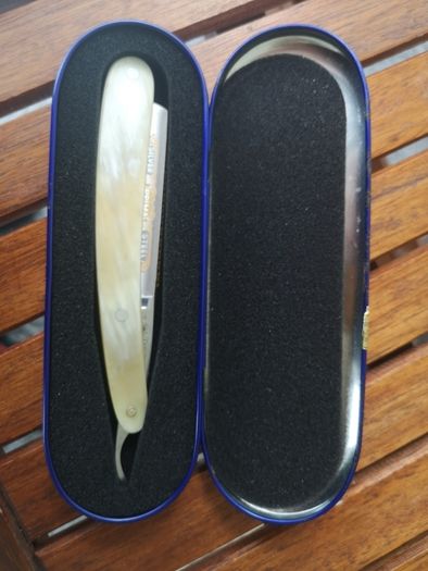 Dovo Solingen carbon steel razor