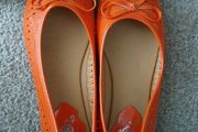 Flats/ shoes