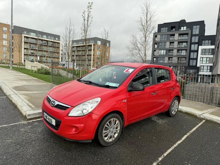 2011 Red Hyundai i20 (Price Negotiable)