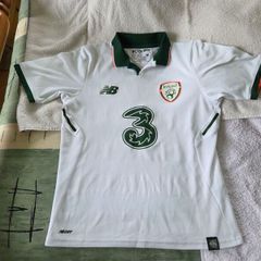 Ireland Football Away Jersey 2017 to 2018 Medium Boys New Balance
