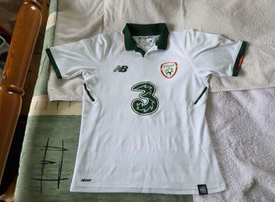 Ireland Football Away Jersey 2017 to 2018 Medium Boys New Balance