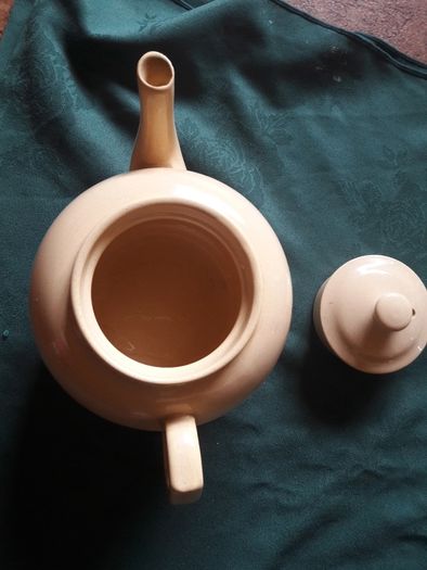 Crinoline lady teapot carraig ware