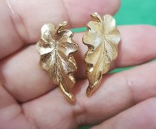 Vintage Monet Golden Tone Earrings