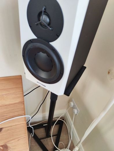 Dynaudio Lyd 7 (pair) + Stands
