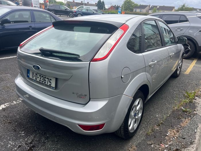 2011 Ford Focus (Needs turbo)