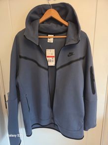 Nike Tech