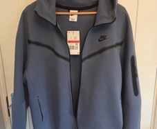 Nike Tech