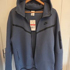 Nike Tech