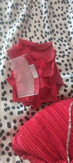 bag and fascinator red