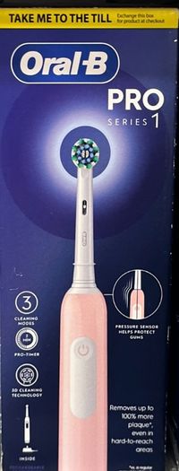Oral B Pro 1 Braun Electric Toothbrush brand new