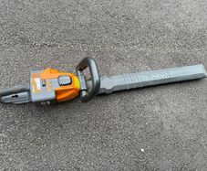 Worx 56V Max Lithium cordless hedge trimmer/cutter