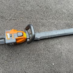 Worx 56V Max Lithium cordless hedge trimmer/cutter