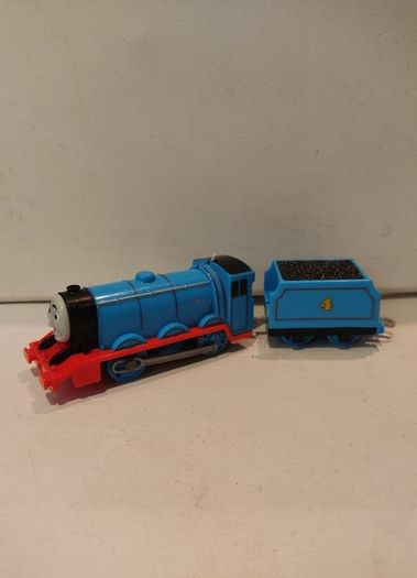 Trackmaster Thomas and Friends Gordon Motorised Train Mattel 2013