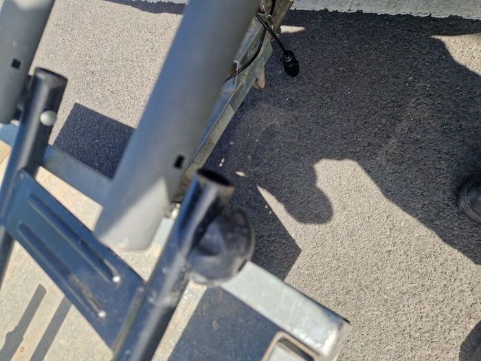tow bar bike rack bolts to towbar