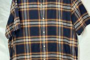 short-sleeve button-down casual shirt