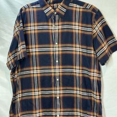 short-sleeve button-down casual shirt