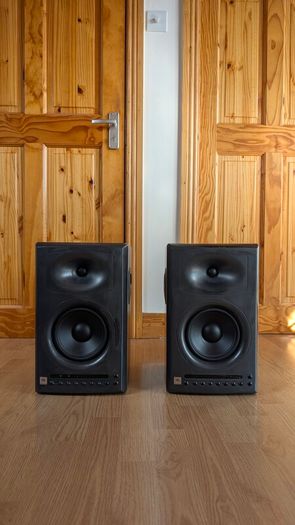 JBL LSR4326P Studio Speakers