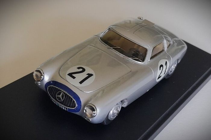 Diecast Model Le Mans Winning Mercedes-Benz - pinKo by Gamma Models  1:43