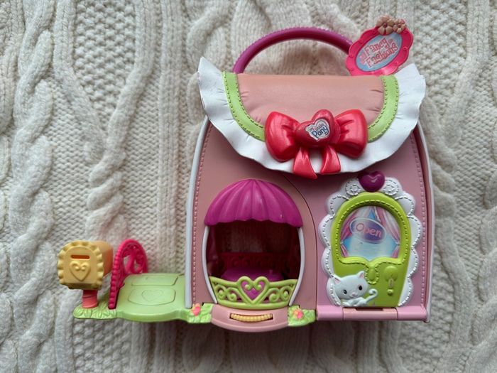 2006 My Little Pony Fancy Fashions Boutique Purse House Playset, Purse Only Used Please look at the pictures