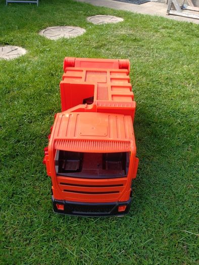 Lena toy truck