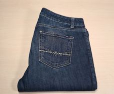 womens Tommy Hilfiger bootcut jeans Size 8R W 32 L 32