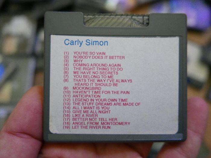 Large collection of assorted MiniDiscs (5 each)