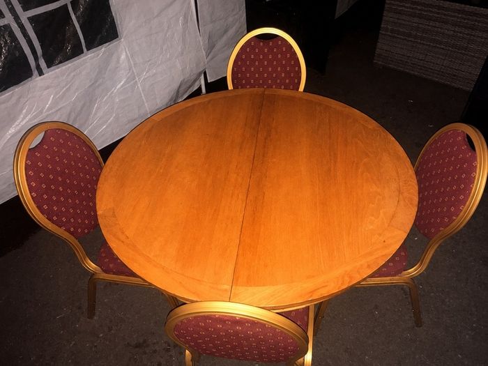 Extendable Wooden Dining Table &  6 Chairs