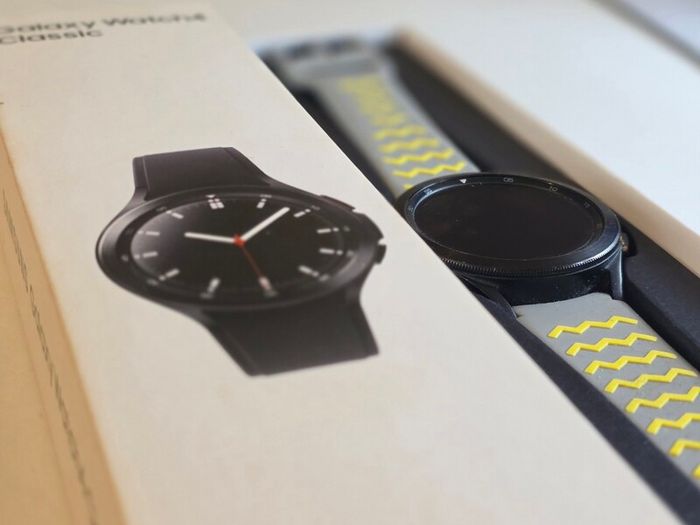 Samsung Galaxy Watch 4 Classic (42mm) with Original Charger