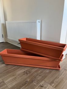 Elho planter pots with saucers