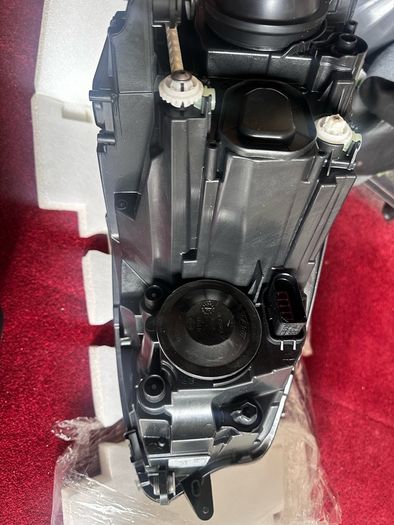 Brand New Genuine Volkswagen Golf Mk7 Headlight (Passenger Side)