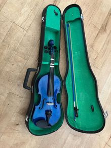 Blue 1/2 size violin