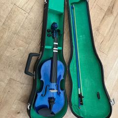 Blue 1/2 size violin