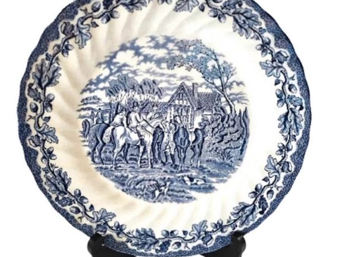 vintage equestrian 10 inch plate