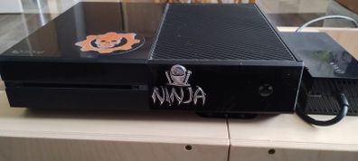 Xbox One 500 GB and games bundle