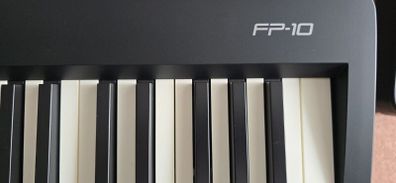 Piano Roland Fp-10
