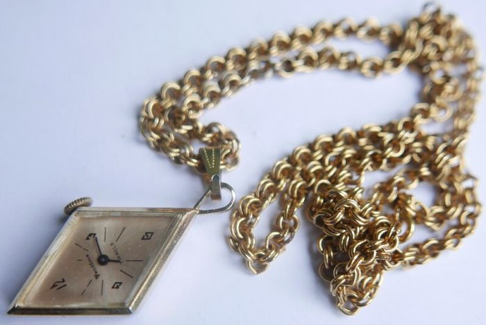 Vendome Vendome 7 Jewels Pendant Mechanical Watch W/necklace.(works well)