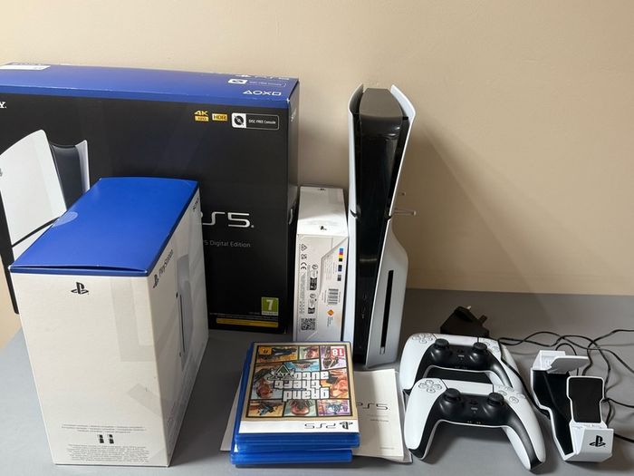 PS5 Digital Edition Bundle Disc Drive, 2 Controllers, Charging Dock and 3 Games  Excellent Condition