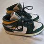 Nike Air Jordan 1 Mid Trainers Image 3