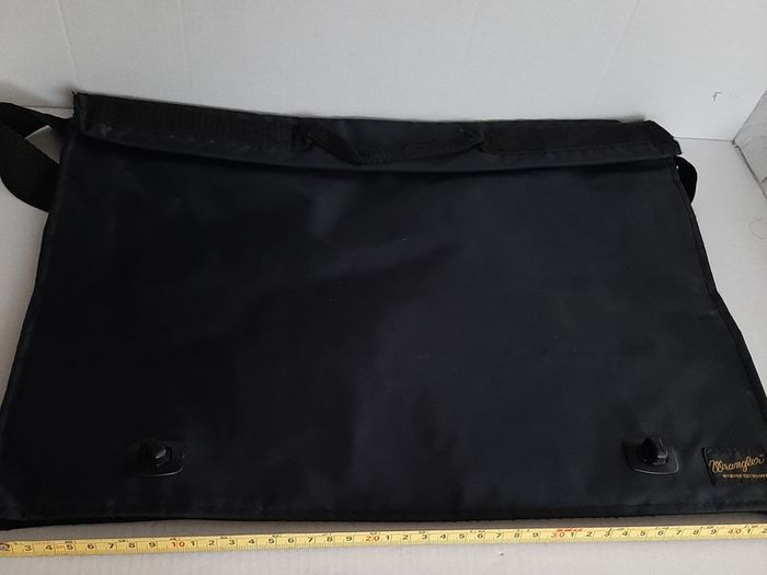 vintage wrangler crossover bag