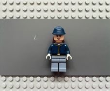 lego Lone Ranger tlr019 Cavalry Soldier minifigure - Backpack, Black Eyebrows, Crooked Smile