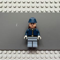 lego Lone Ranger tlr019 Cavalry Soldier minifigure - Backpack, Black Eyebrows, Crooked Smile