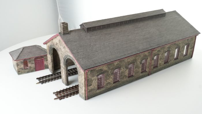 Bachmann Scenecraft 44-062Z NER 2-Road Engine Shed 00 Scale