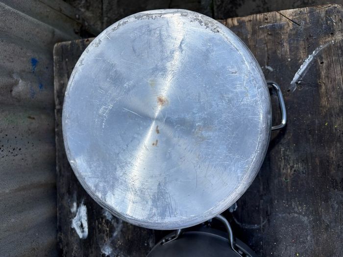 3 Aluminium catering kitchen large pots x3