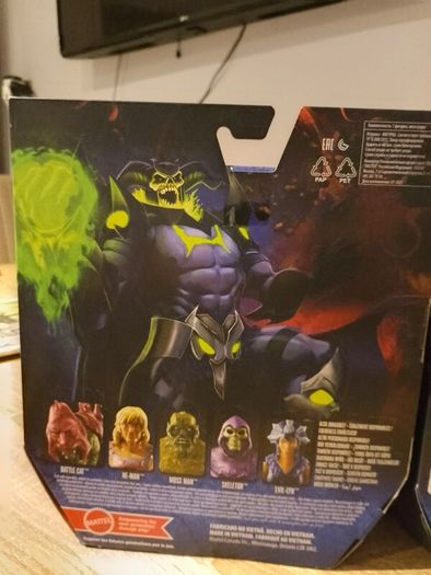 Masters Of The Universe Revelation Skelegod And Stinkor
