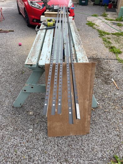 5 lengths of 10mm x 2.5m black aluminium square tile trim