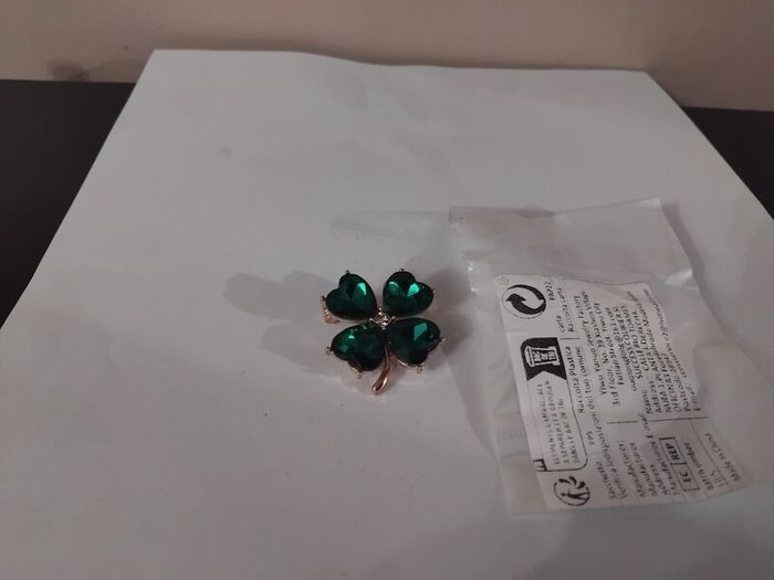 paddys day shamrock  brooch new